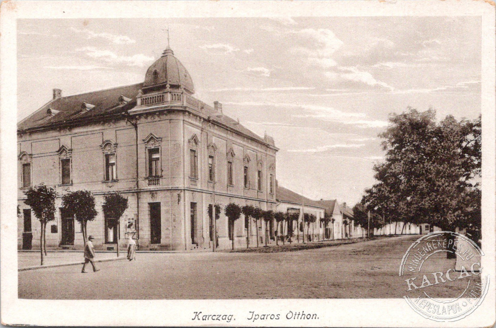Karczag. Iparos Otthon.